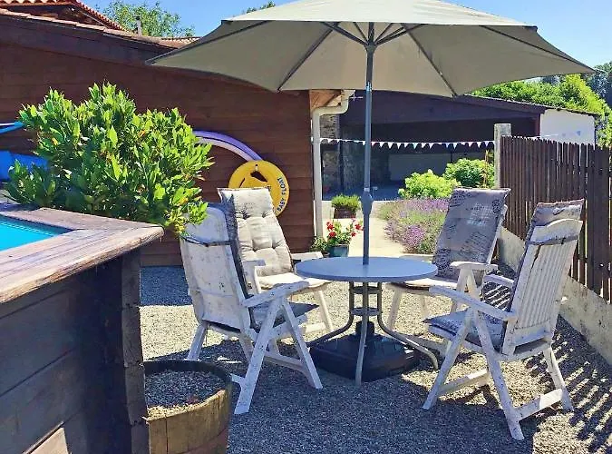 Сasa de vacaciones Maison Cogulet At Les Vergnes Gites Exideuil-sur-Vienne